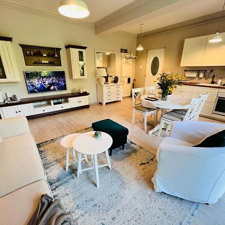 Mvs Apartment Giroc Dış mekan fotoğraf
